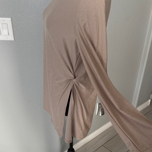 NWOT Old Navy Tan Long Sleeve Women's Top - Picture 2 of 6